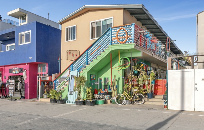 717 OCEAN FRONT WALK