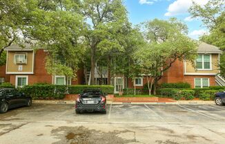 2Bd Condo in Gated Community! Available NOW!
