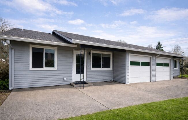 Well Maintained Arnada Park Duplex w/ Garage for Rent - 615 E. 22nd St