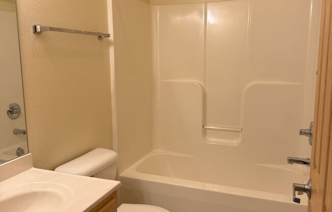 2 beds, 2 baths, 986 sqft, $998, Unit AC07N