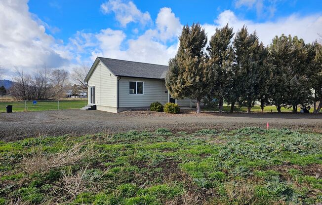 10203A White Birch Lane, Island City, Oregon 97850