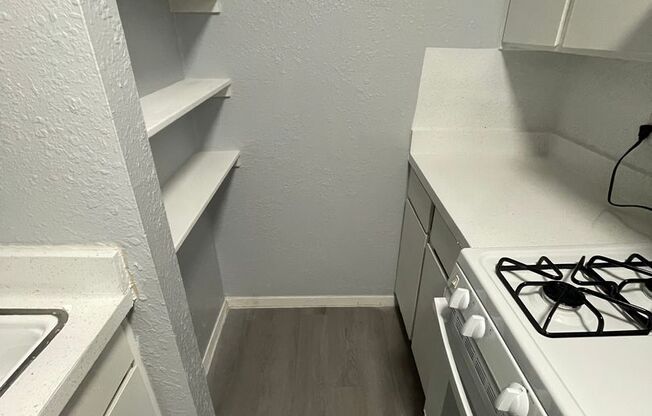 1 bed, 1 bath, 592 sqft, $675, Unit 225W