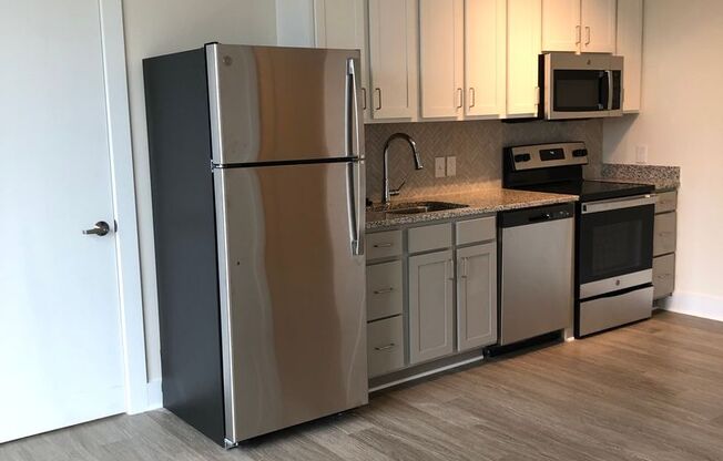 2 beds, 2 baths, 600 sqft, $1,799, Unit 219