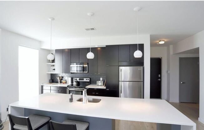 2 beds, 2.5 baths, 1,271 sqft, $2,290, Unit 301