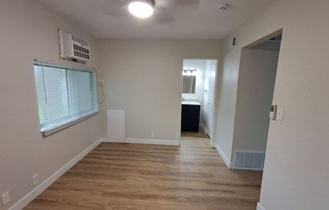 1414/1416 Oakland Rd NE (Cedar Rapids,IA)
