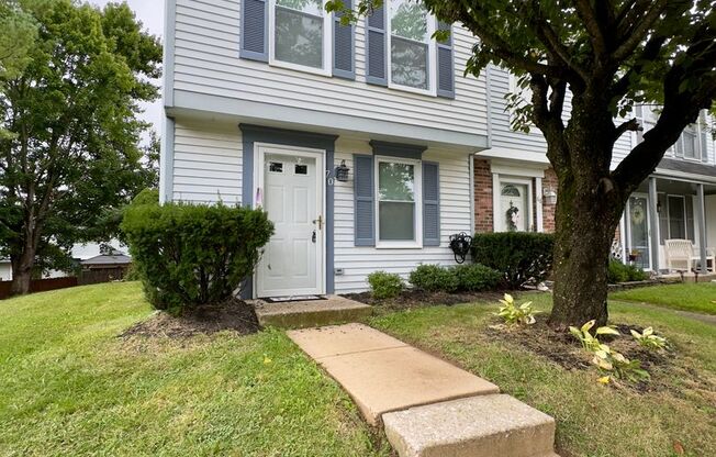 Charming 2 Bedroom/1.5 Bathroom End-Row Townhome in White Marsh, MD!