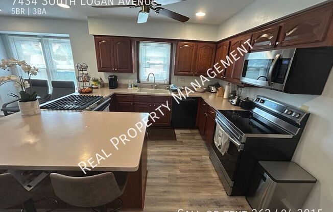 7434 S LOGAN AVE