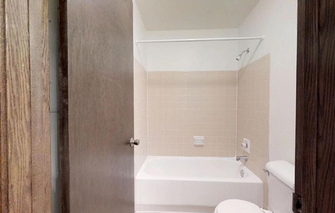 1 bed, 1 bath, $1,060, Unit 68