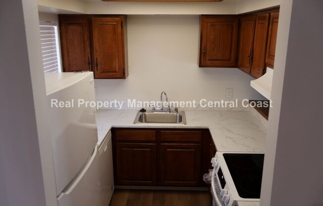 2 beds, 1 bath, $2,300, Unit # 8