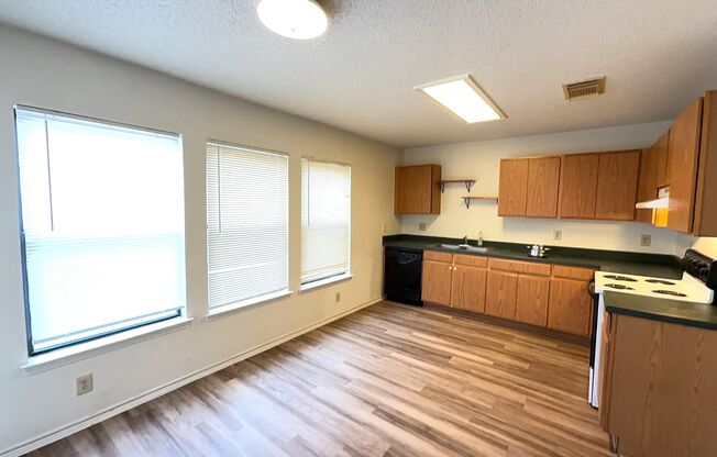 8902 BREEZEFIELD