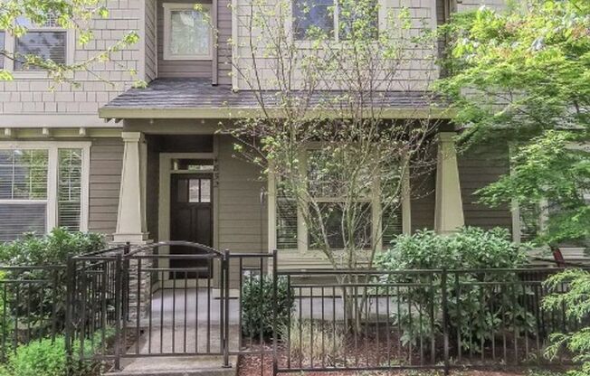 Beautiful 2br/2.5ba Townhome in Arbor Parc Community
