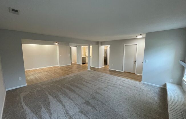 2 beds, 1 bath, $1,595