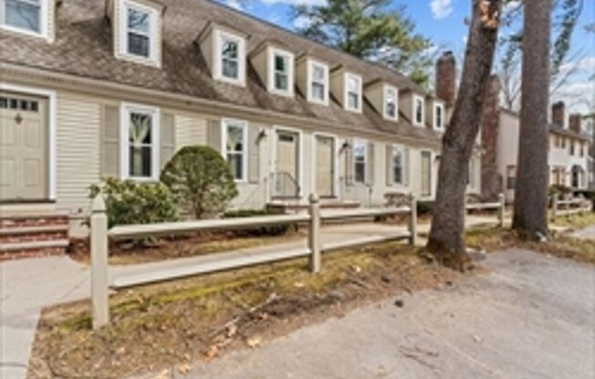 Two Bedroom Townhouse in sought after Williamsburg Condo Assoc