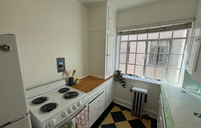 Studio, 1 bath, 620 sqft, $1,399, Unit 504