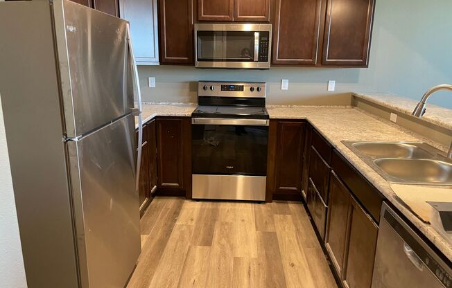 3 beds, 2 baths, 920 sqft, $2,280, Unit 507