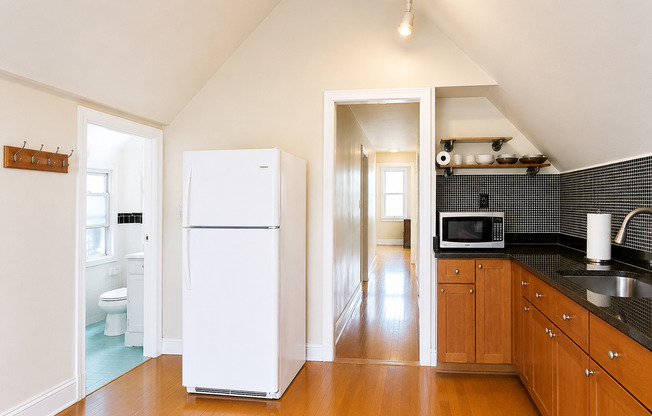 324 E 5 ST