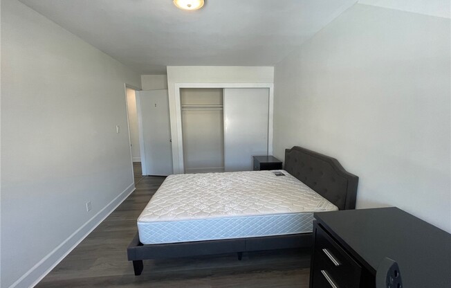 3 beds, 1 bath, 1,000 sqft, $3,600, Unit 5