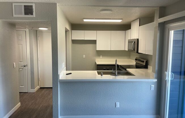 2 beds, 2 baths, 841 sqft, $2,865, Unit B038