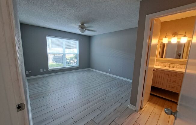 2 beds, 2 baths, 926 sqft, $1,187, Unit 2423