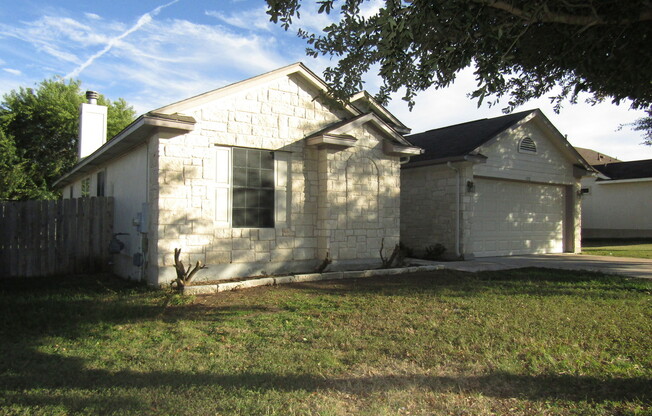 122 Little Lake 78634 | 4 bed 2 bath  $1995 Available May 2026