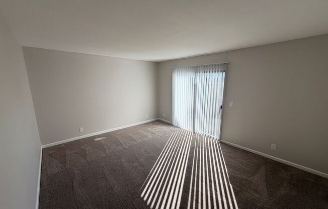 1 bed, 1 bath, 800 sqft, $2,450, Unit 5D