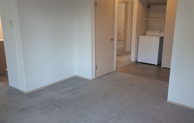 2 beds, 1 bath, 878 sqft, $1,775, Unit E202