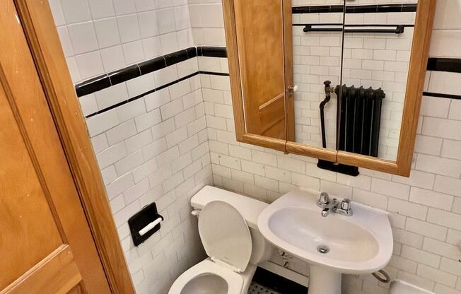 Studio, 1 bath, 300 sqft, $1,335, Unit 530-215