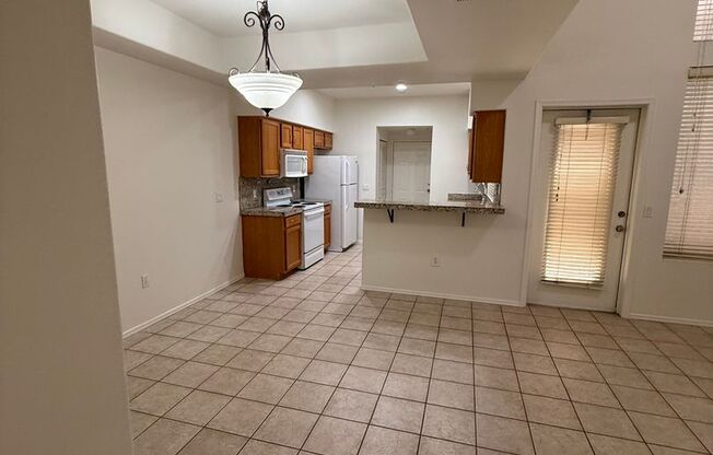 3 Bedroom Townhouse with Garage, Gated Community  (Broadway & McClintock)