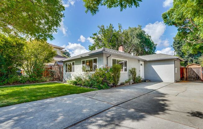Updated 3 bedroom , 2 bath home in Mountain View