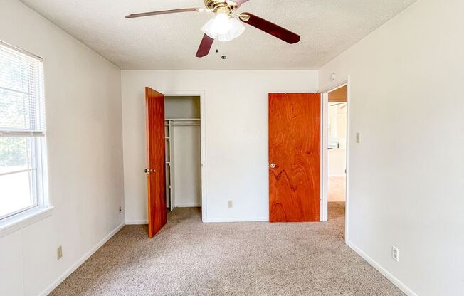 3 beds, 1 bath, $1,095