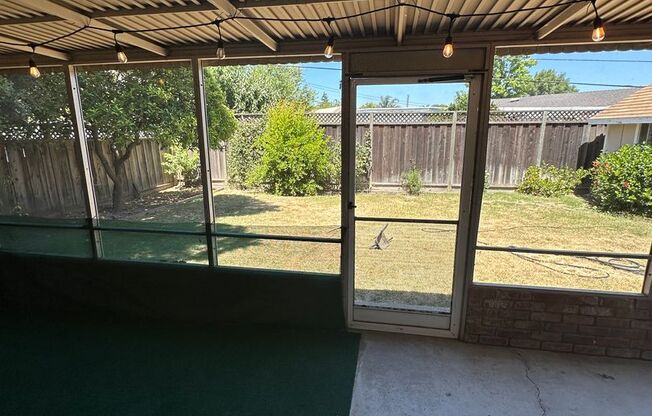 3 beds, 1 bath, $3,150