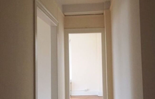 1 bed, 1 bath, 550 sqft, $1,400, Unit 306