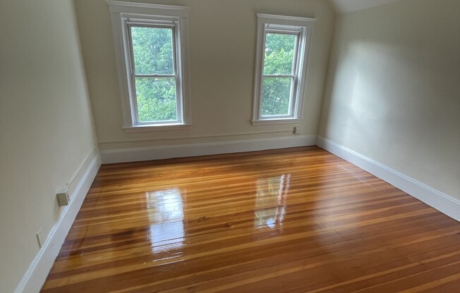 17 EGERTON RD