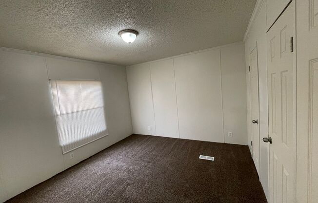 2 beds, 1 bath, 900 sqft, $1,000, Unit 106