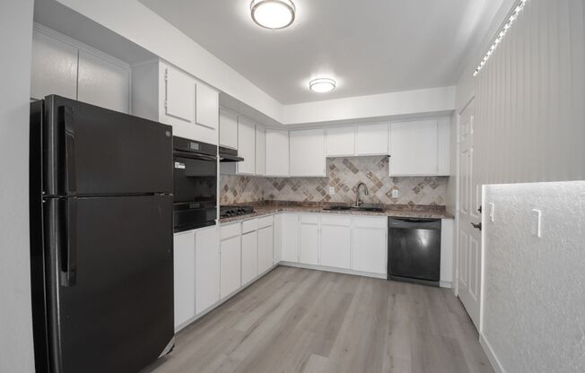 2 beds, 1.5 baths, $2,425, Unit 65