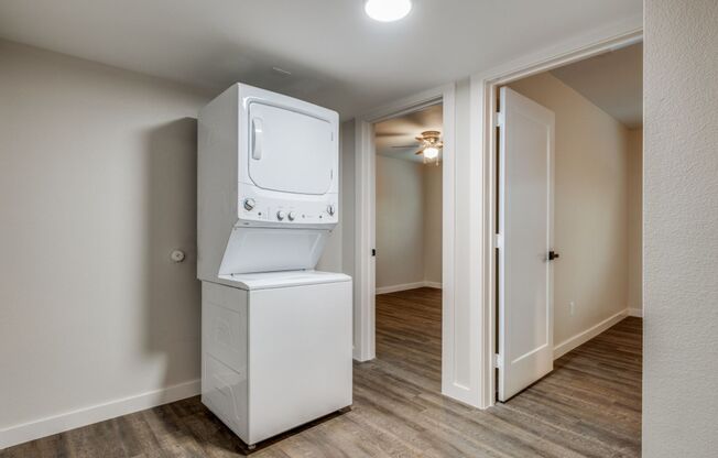 2 beds, 1 bath, 850 sqft, $1,450, Unit 104-09