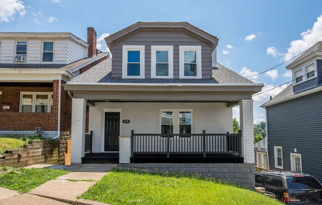 Stunning 3 bedroom home in Carrick available August 15!