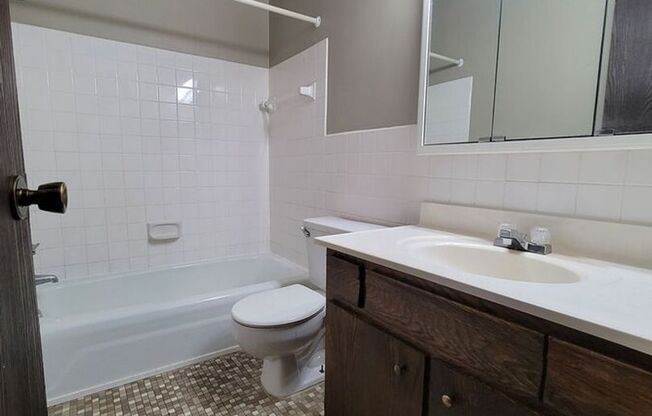1 bed, 1 bath, 700 sqft, $1,002, Unit 1164-104