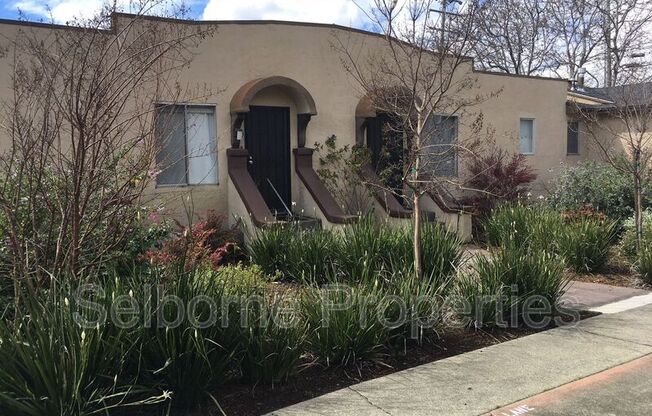 527 CALLAN AVE
