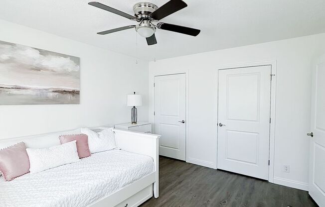 2 beds, 2 baths, 1,300 sqft, $1,299, Unit 3011