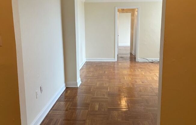 1 bed, 1 bath, 768 sqft, $1,450, Unit Royal York 809