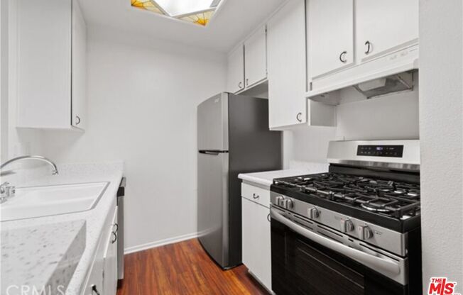 1 bed, 1 bath, 605 sqft, $2,000, Unit 110