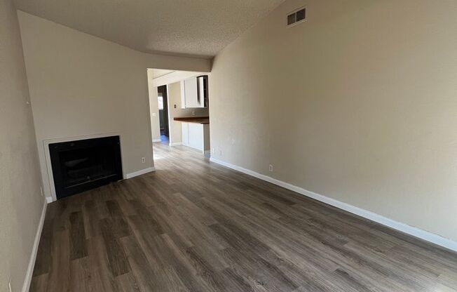 2 beds, 1 bath, 900 sqft, $1,890, Unit 5505