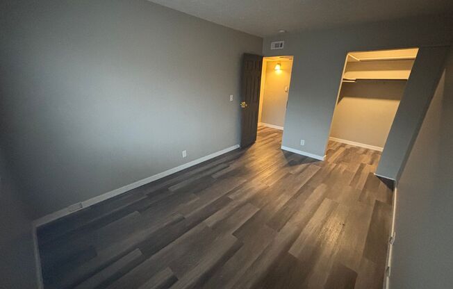 2 beds, 1 bath, 1,000 sqft, $773, Unit 12