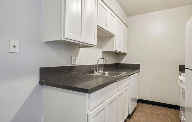 1 bed, 1 bath, 589 sqft, $1,400, Unit 05