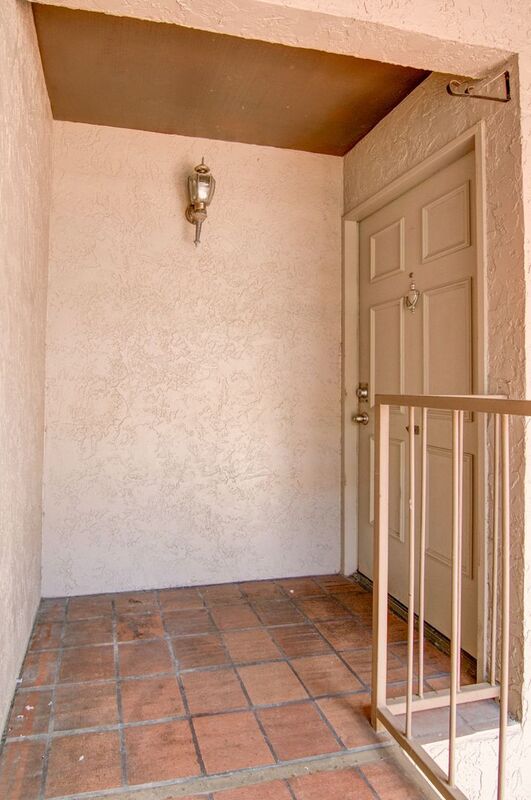 1096 AZALEA LN