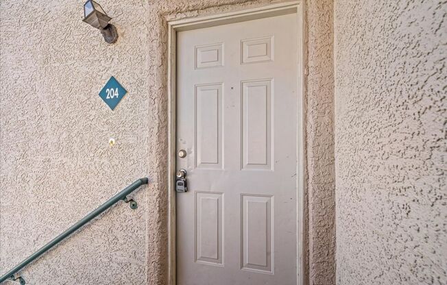 Bright 3-Bedroom Home in Gated Las Vegas Community with Pool & Spa