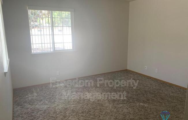 2250 S CHALLENGER LN