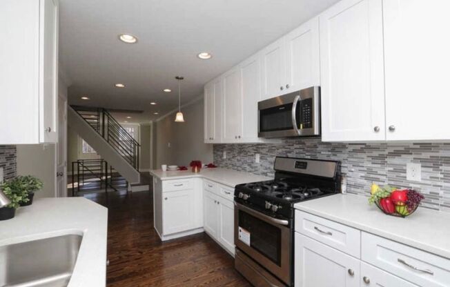 2 Bedroom 1.5 Bath Home in Conshohocken with Yard!
