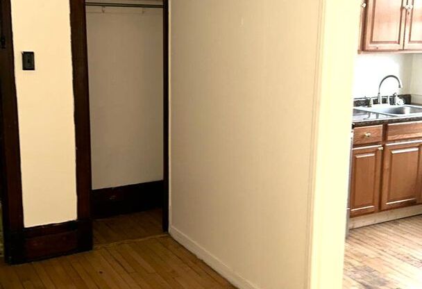 Studio, 1 bath, 248 sqft, $700, Unit 903